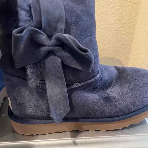 UGG - Picture 3 of 3